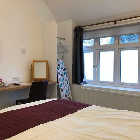 Bex Rooms Уърдинг Екстериор снимка